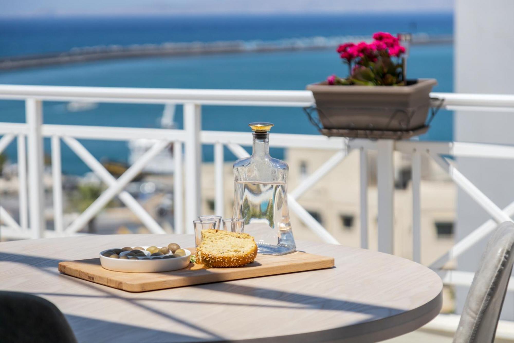 Chic, Downtown, Penthouse W Sundeck And Seaview Leilighet Iraklio Eksteriør bilde