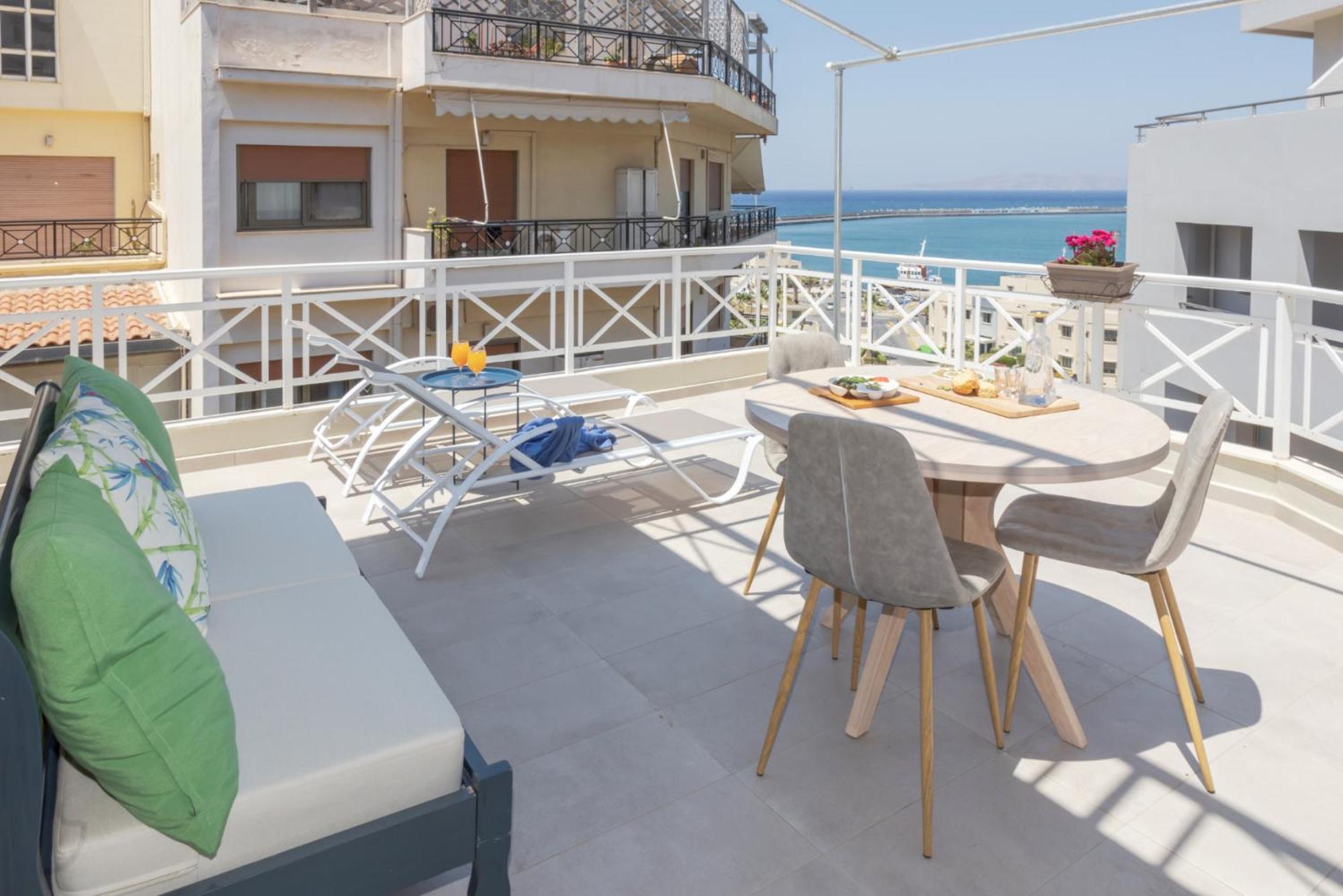 Chic, Downtown, Penthouse W Sundeck And Seaview Leilighet Iraklio Eksteriør bilde